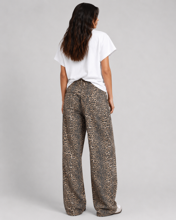 Leopard Print Wide Leg Jeans for Women - Chic Low-Rise Design, Comfortable Fit, Versatile Style 2